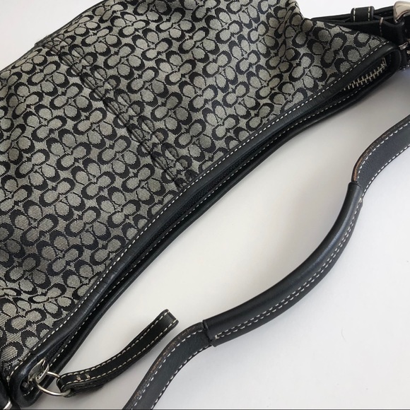 Authentic mini signature Coach Handbag - Picture 4 of 7